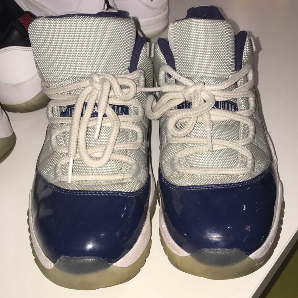 Jordan Retro 11 low Georgetown Size 9.5